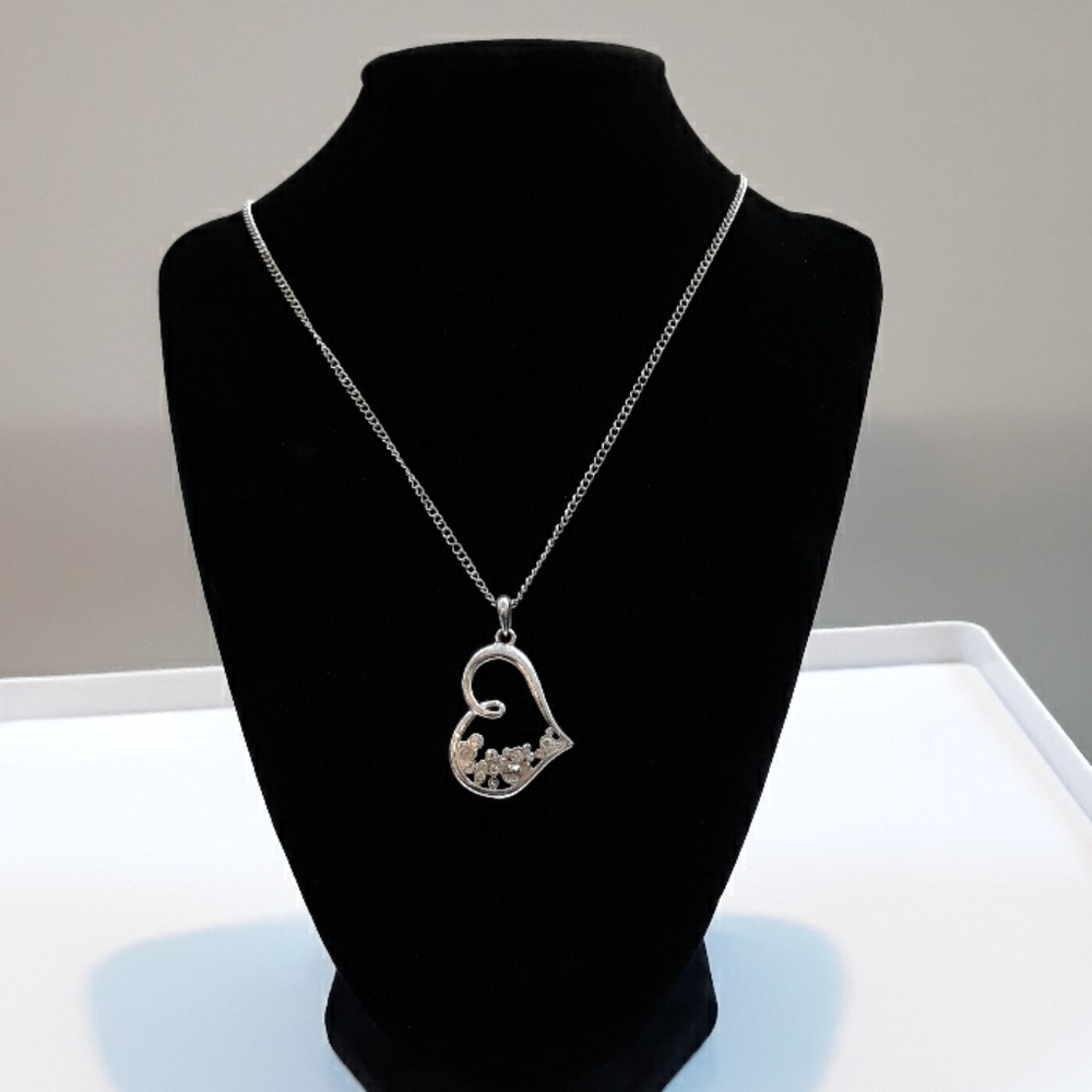 Heart with clear gems necklace